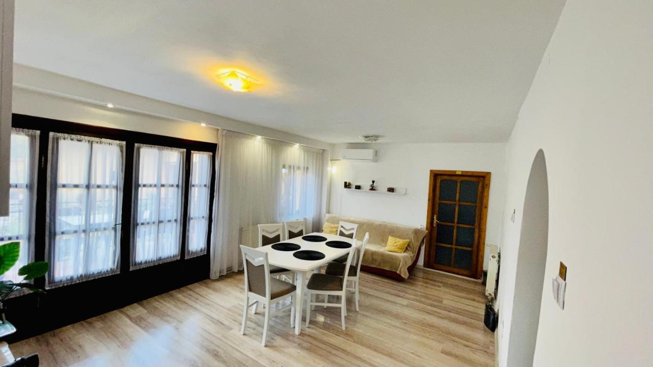 Leto House Apartamento Târgu Jiu Exterior foto